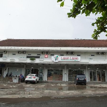 Oyo 850 Lapan Lapan Hotel Banjarmasin  Bagian luar foto