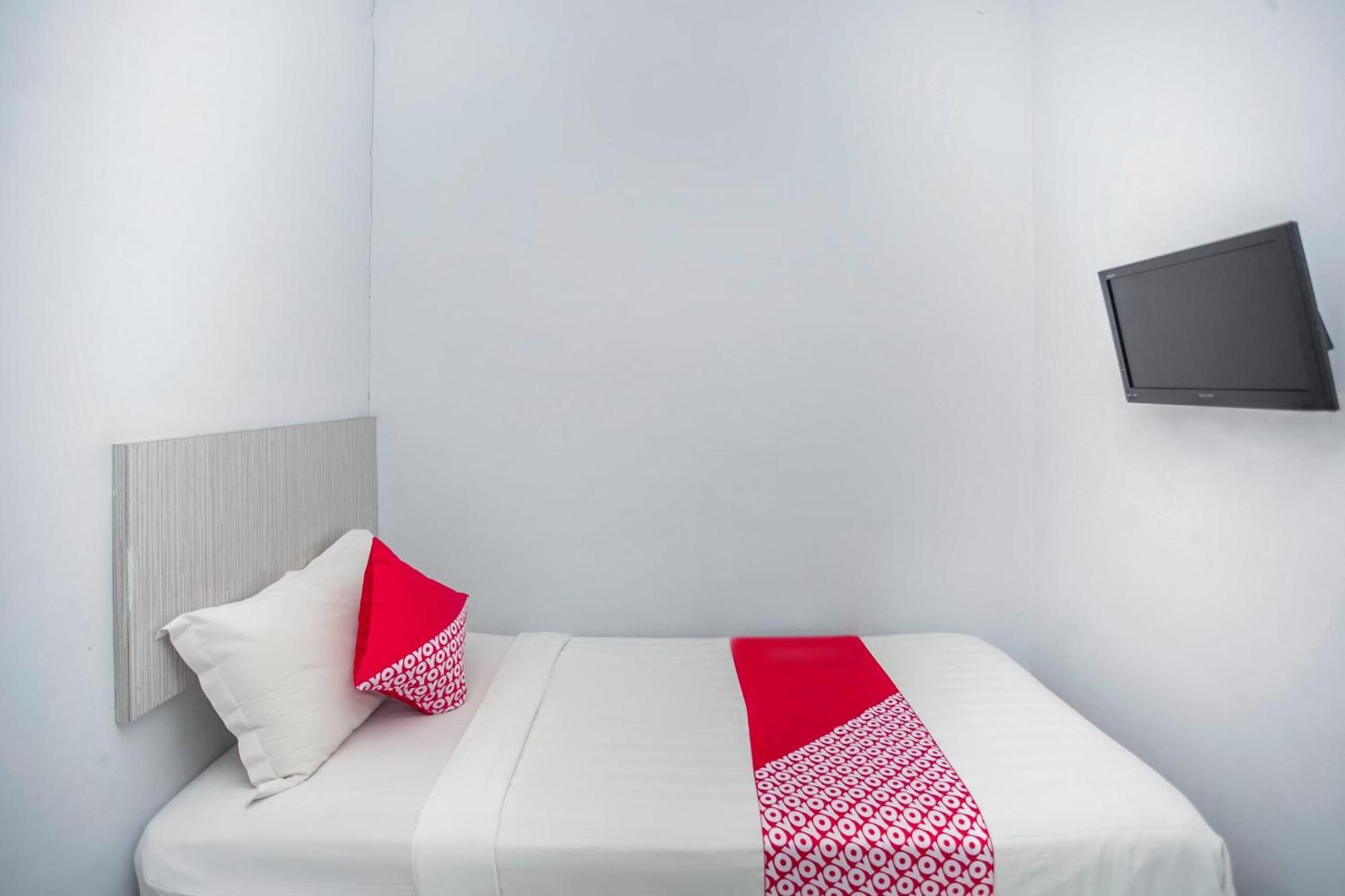 Oyo 850 Lapan Lapan Hotel Banjarmasin  Bagian luar foto
