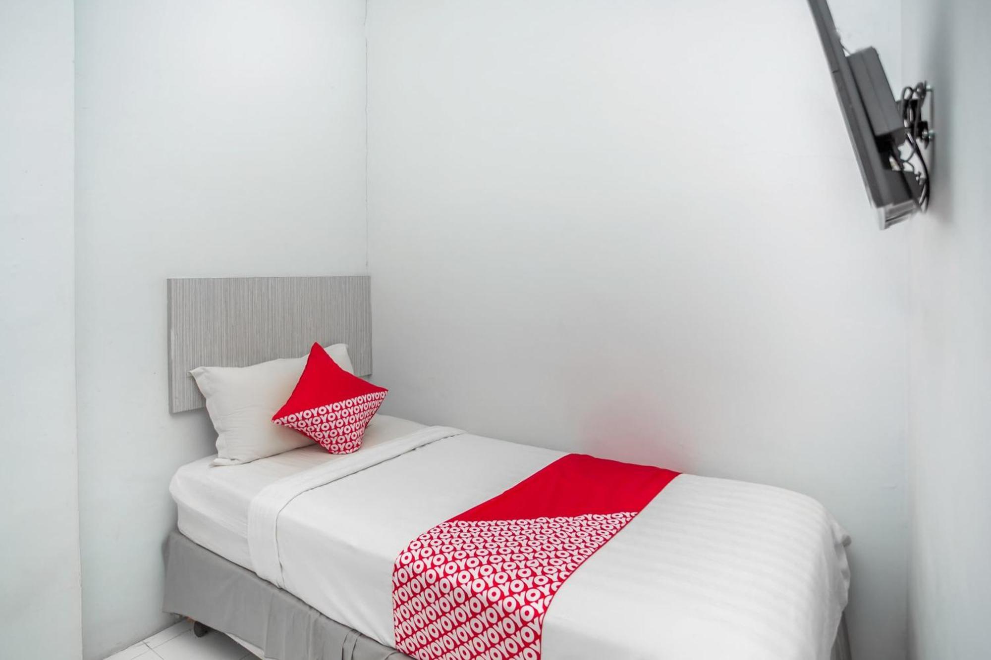 Oyo 850 Lapan Lapan Hotel Banjarmasin  Bagian luar foto