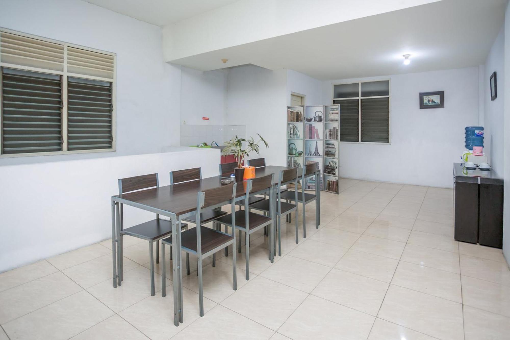 Oyo 850 Lapan Lapan Hotel Banjarmasin  Bagian luar foto