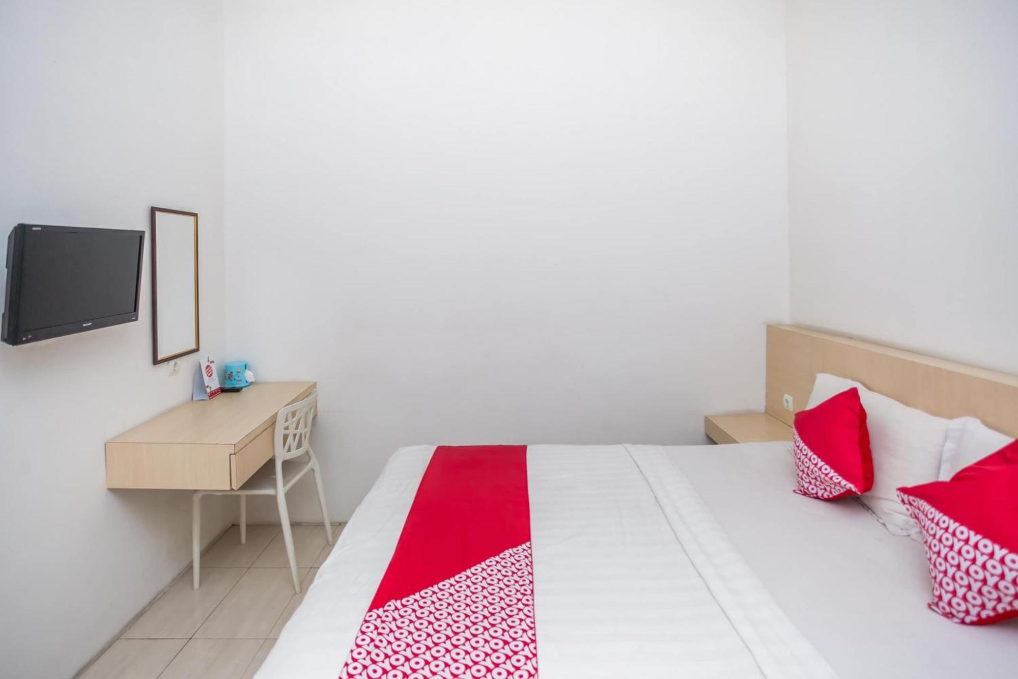 Oyo 850 Lapan Lapan Hotel Banjarmasin  Bagian luar foto