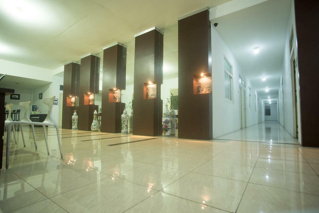 Oyo 850 Lapan Lapan Hotel Banjarmasin  Bagian luar foto